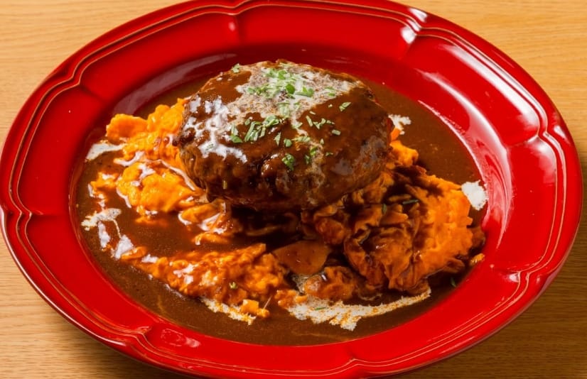 常陸牛ナイアガラハンバーグと常陸ハイエッグ・ひまわりっこのオムライス林音デミグラスソース